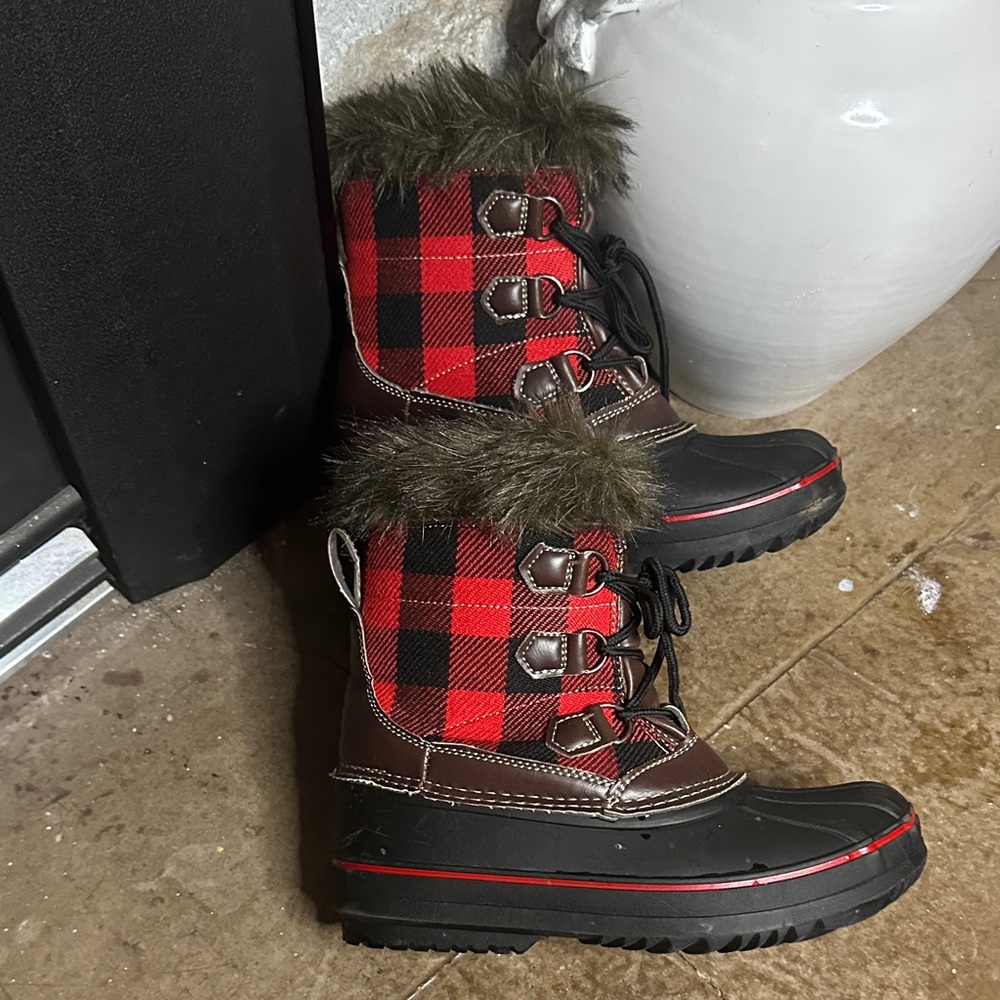 Tamarack Fur-Lined Winter Boots